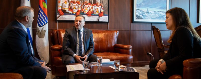 François Legault talks economy with the mayor of Baie-Comeau